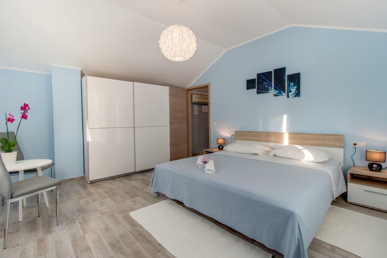 Apartman Leon & Rent A Quad Mali Lošinj Exteriér fotografie